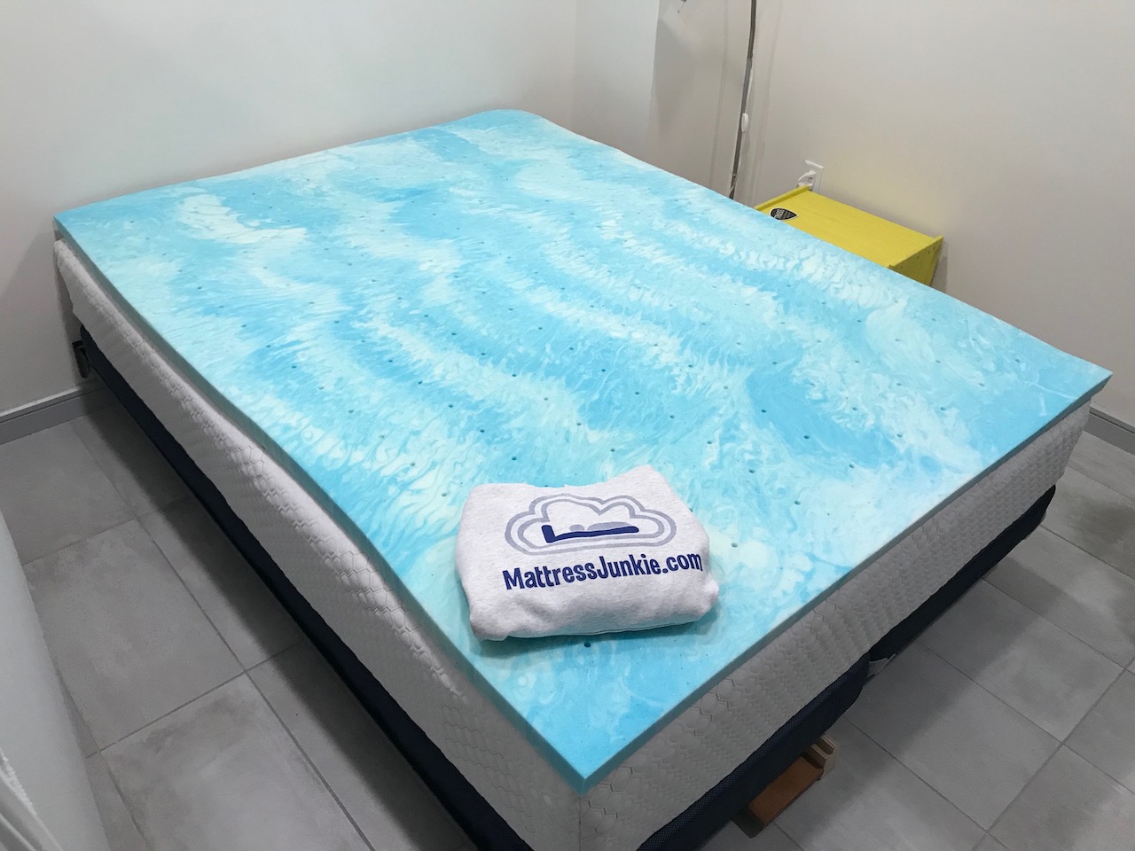 linenspa 2-inch convoluted gel swirl mattress topper.